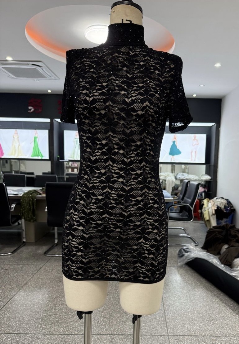 SØLIS hand-finished lace, front